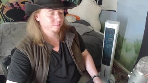 mr_strawberry online show from May 31, 2026, 6:53 pm
