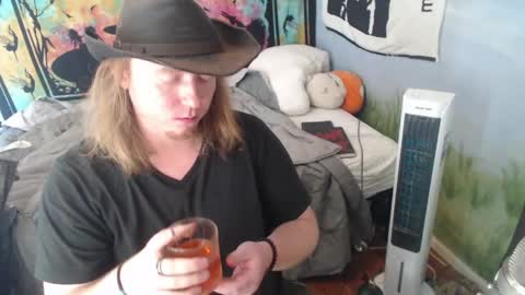 mr_strawberry online show from June 1, 2026, 5:47 pm