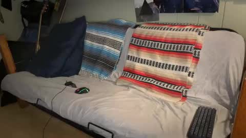 Valdor online show from October 20, 2025, 2:01 am