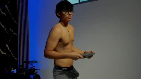 yisuz online show from March 3, 2026, 7:09 pm