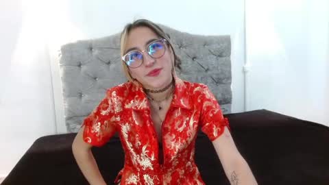 Snapshot of mrandmrsvixencs chatting on June 4, 2026, 4:40 am mrandmrvlxencs online show from June 4, 2026, 4:40 am