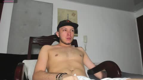 Snapshot of mrandrey23 chatting on September 17, 2025, 12:40 pm mrandrey23 online show from September 17, 2025, 12:40 pm