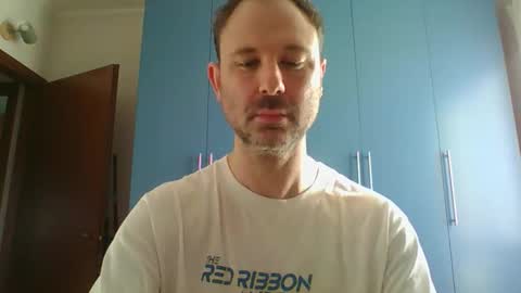 mravocado6 online show from February 11, 2026, 3:17 pm