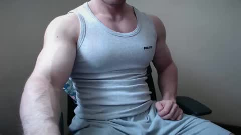 Snapshot of mrbiceps_23 chatting on May 20, 2026, 11:16 am Mrbiceps23 online show from May 20, 2026, 11:16 am