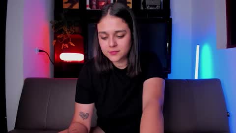 Laura online show from September 16, 2025, 2:23 am
