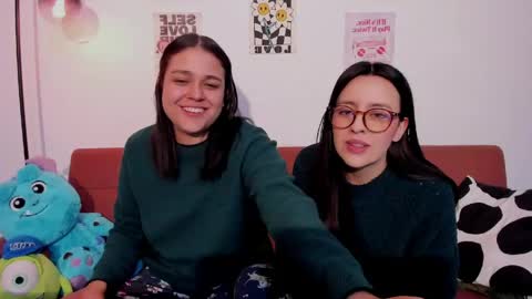 Laura online show from May 4, 2026, 1:34 am