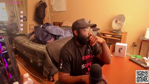 Snapshot of mrchuckdailyxxx chatting on December 2, 2024, 5:37 pm Chuck Daily online show from December 2, 2024, 5:37 pm