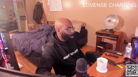 Snapshot of mrchuckdailyxxx chatting on December 5, 2024, 5:15 am Chuck Daily online show from December 5, 2024, 5:15 am