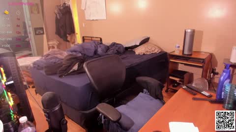 Snapshot of mrchuckdailyxxx chatting on December 6, 2024, 8:15 am Chuck Daily online show from December 6, 2024, 8:15 am