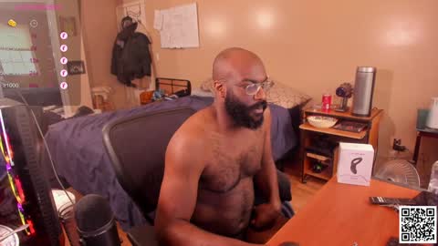 Snapshot of mrchuckdailyxxx chatting on December 10, 2024, 7:22 pm Chuck Daily online show from December 10, 2024, 7:22 pm