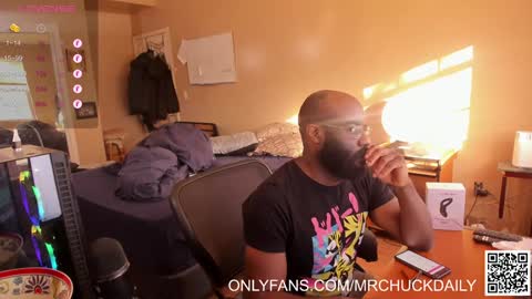 Snapshot of mrchuckdailyxxx chatting on December 14, 2024, 7:36 pm Chuck Daily online show from December 14, 2024, 7:36 pm