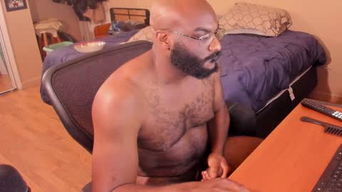 Snapshot of mrchuckdailyxxx chatting on December 18, 2024, 1:37 am Chuck Daily online show from December 18, 2024, 1:37 am