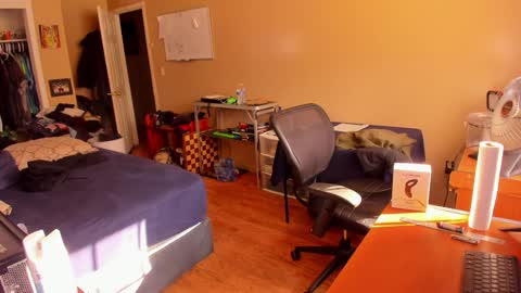 Snapshot of mrchuckdailyxxx chatting on February 7, 2025, 2:47 pm Chuck Daily online show from February 7, 2025, 2:47 pm