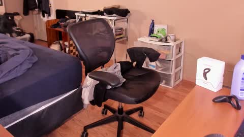 Snapshot of mrchuckdailyxxx chatting on February 17, 2025, 8:41 am Chuck Daily online show from February 17, 2025, 8:41 am