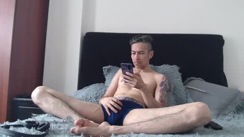 mrcock_col online show from March 7, 2025, 5:28 pm