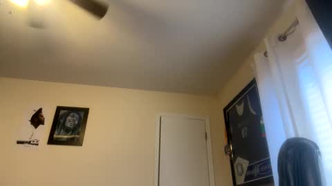 Snapshot of mrcoolguy68 chatting on March 25, 2026, 5:19 pm mrcoolguy68 online show from March 25, 2026, 5:19 pm