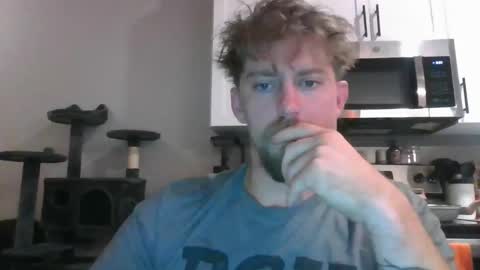 Snapshot of mrcumfixit chatting on October 14, 2025, 10:32 pm mrcumfixit online show from October 14, 2025, 10:32 pm