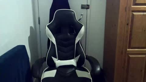 mrengland86566 online show from March 18, 2026, 9:18 pm