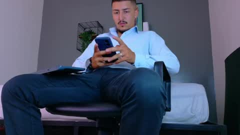 Snapshot of mrfox__ chatting on May 2, 2026, 7:19 pm Mr Fox online show from May 2, 2026, 7:19 pm
