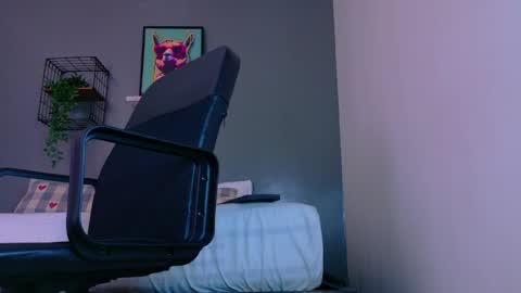 Snapshot of mrfox__ chatting on May 7, 2026, 7:52 pm Mr Fox online show from May 7, 2026, 7:52 pm