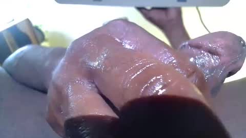 Snapshot of mrgsm975 chatting on October 23, 2025, 5:07 am GSpotMassager online show from October 23, 2025, 5:07 am