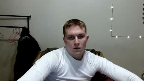 Snapshot of mrheat_ chatting on December 1, 2025, 8:03 pm Max online show from December 1, 2025, 8:03 pm