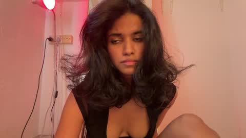 mriea_ online show from June 3, 2026, 3:42 am