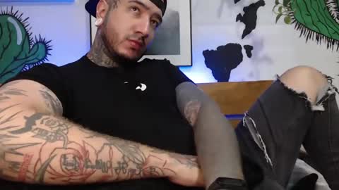 Snapshot of mrmanny__ chatting on January 1, 2025, 8:47 pm mrmanny__ online show from January 1, 2025, 8:47 pm