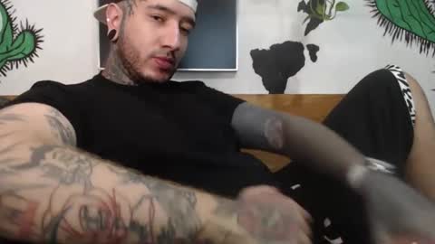 Snapshot of mrmanny__ chatting on January 28, 2025, 2:53 am mrmanny__ online show from January 28, 2025, 2:53 am