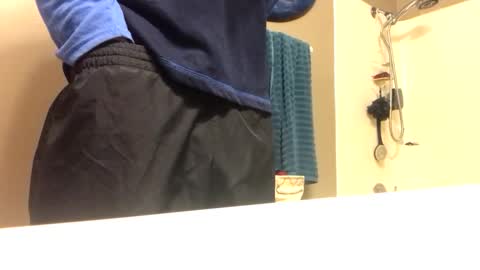 Snapshot of mrmeltyourheart chatting on November 4, 2025, 2:21 am James online show from November 4, 2025, 2:21 am