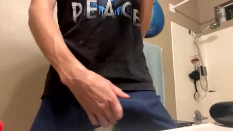 Snapshot of mrmeltyourheart chatting on November 16, 2025, 12:33 pm James online show from November 16, 2025, 12:33 pm