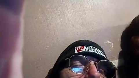 Snapshot of mrnmrsfucks4u2 chatting on December 21, 2024, 4:52 am Mrnmrsfucks4u2 online show from December 21, 2024, 4:52 am