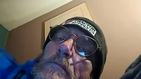 Snapshot of mrnmrsfucks4u2 chatting on February 10, 2025, 4:19 am Mrnmrsfucks4u2 online show from February 10, 2025, 4:19 am
