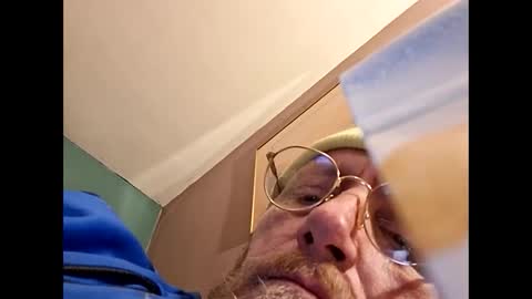 Snapshot of mrnmrsfucks4u2 chatting on March 8, 2025, 10:34 pm Mrnmrsfucks4u2 online show from March 8, 2025, 10:34 pm