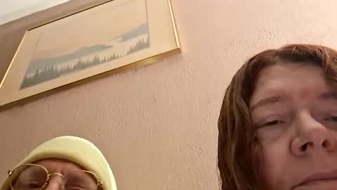 Snapshot of mrnmrsfucks4u2 chatting on March 10, 2025, 7:21 am Mrnmrsfucks4u2 online show from March 10, 2025, 7:21 am
