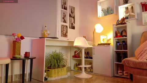 Snapshot of mrs_edha_ chatting on May 16, 2026, 2:19 am Edha online show from May 16, 2026, 2:19 am