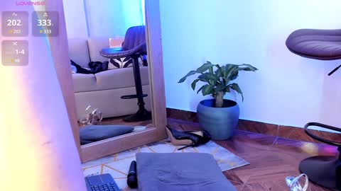 Griseld   online show from February 5, 2025, 10:33 pm