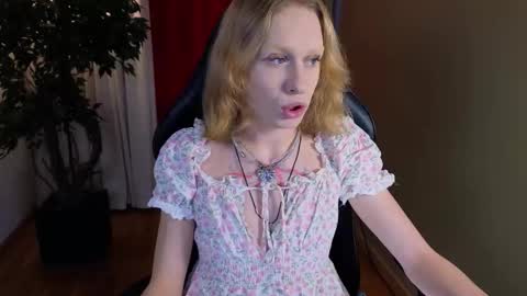 Snapshot of mrs_mills chatting on November 21, 2025, 10:25 am Barbie online show from November 21, 2025, 10:25 am