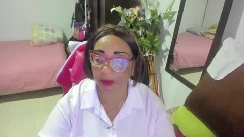 mrs_mommy online show from January 6, 2025, 6:52 pm