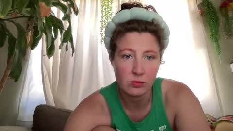 Babs Bear online show from November 6, 2025, 4:52 pm