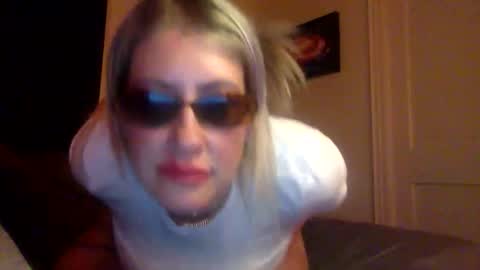 MrsPrissXO online show from April 18, 2026, 4:27 am