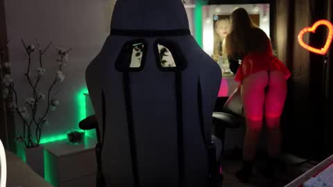 Snapshot of mrstenderbeast chatting on November 21, 2025, 7:45 pm YOUR OWNER online show from November 21, 2025, 7:45 pm