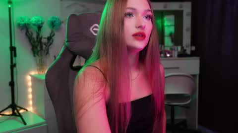 YOUR OWNER online show from May 5, 2026, 5:43 pm