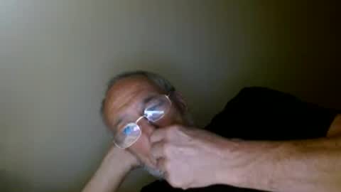 mrtease5 online show from April 14, 2026, 4:07 am