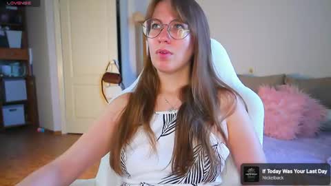 Snapshot of ms_allison chatting on July 3, 2026, 7:26 am Allison online show from July 3, 2026, 7:26 am