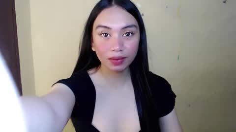 Snapshot of ms_bellaxoxo chatting on May 25, 2026, 3:23 am Bella online show from May 25, 2026, 3:23 am
