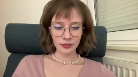 ms_christiana online show from May 5, 2026, 7:33 pm