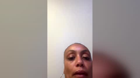 Snapshot of ms_discreet chatting on June 22, 2026, 5:48 am ms_discreet online show from June 22, 2026, 5:48 am