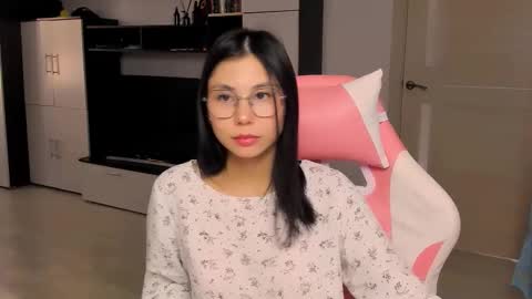 ms_emily_ online show from September 22, 2025, 11:56 am