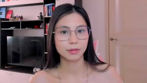 Snapshot of ms_emily_ chatting on June 11, 2026, 11:52 am ms_emily_ online show from June 11, 2026, 11:52 am